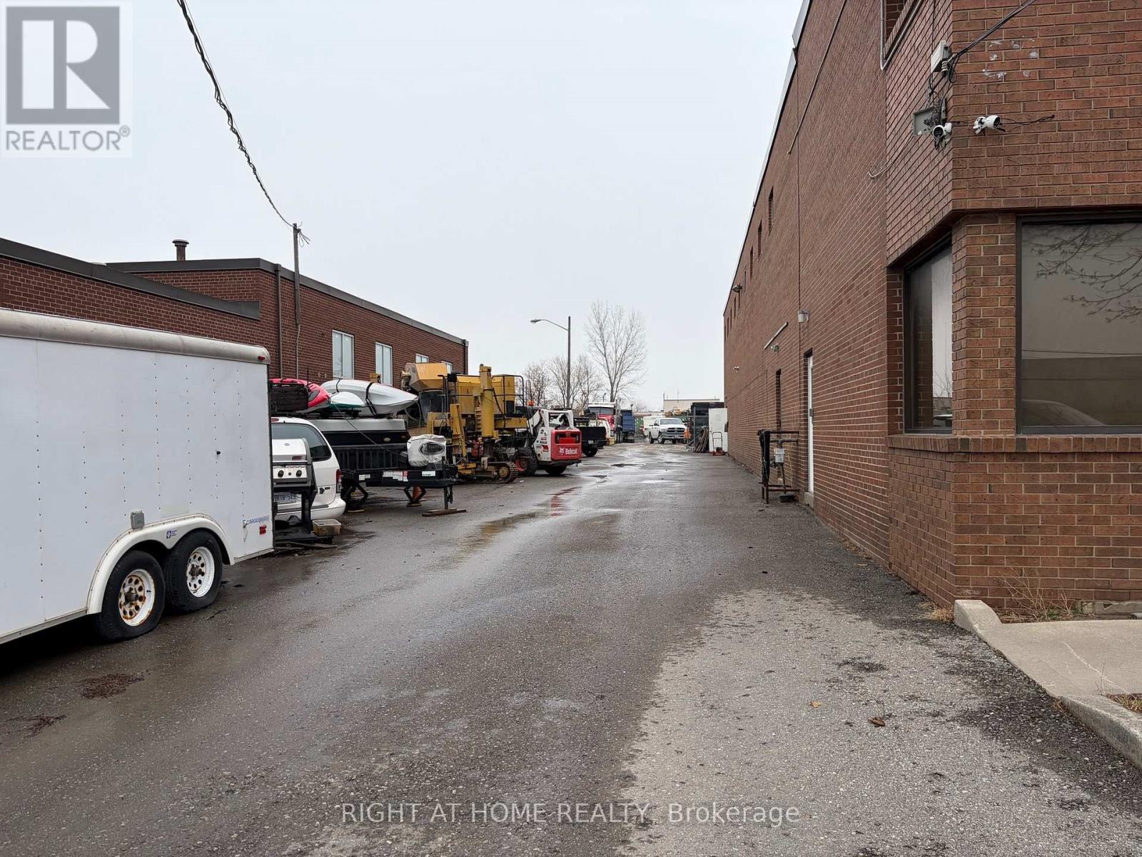 69 Maplecrete Road, Vaughan, Ontario  L4K 1A5 - Photo 3 - N13005104