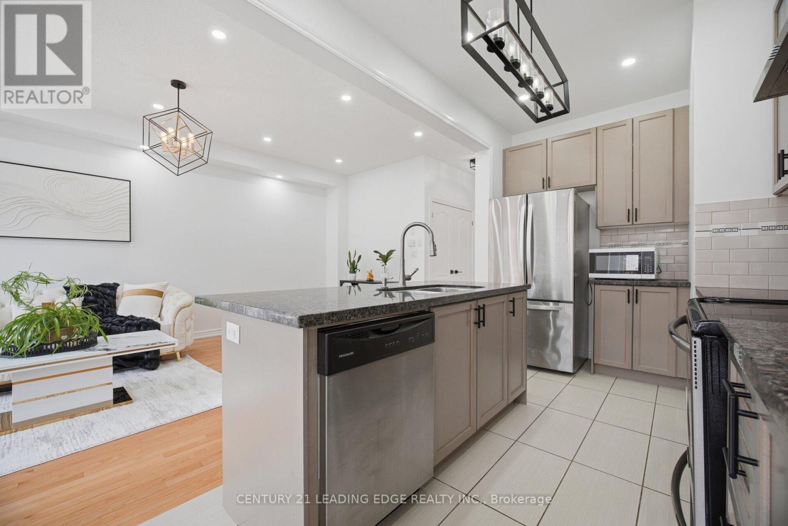 106 Kempenfelt Trail, Brampton, Ontario  L7A 0Z9 - Photo 16 - W13005028