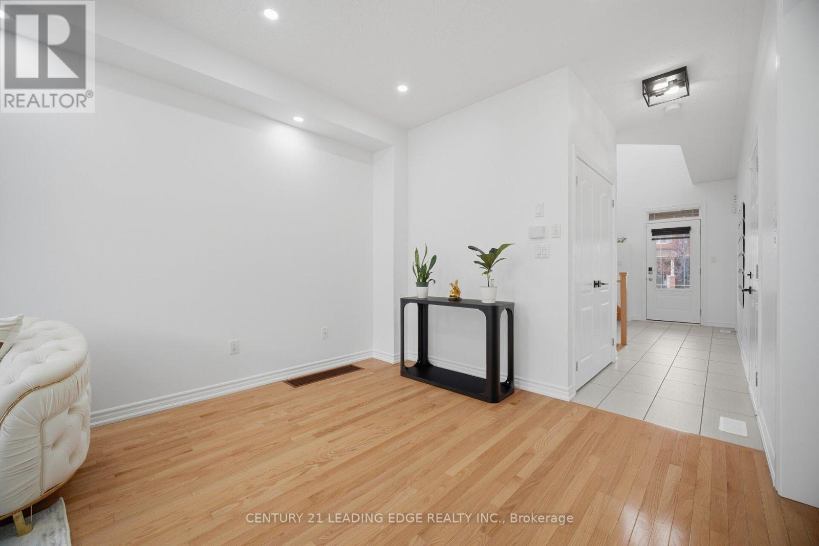 106 Kempenfelt Trail, Brampton, Ontario  L7A 0Z9 - Photo 6 - W13005028