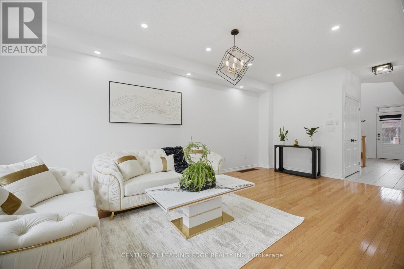 106 Kempenfelt Trail, Brampton, Ontario  L7A 0Z9 - Photo 8 - W13005028