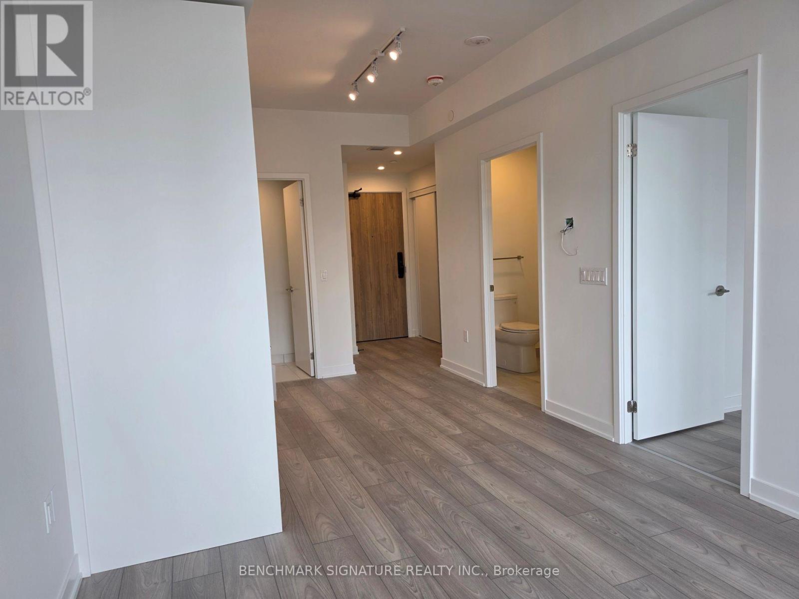 806 - 1 Fairview Road E, Mississauga, Ontario  L5A 4C6 - Photo 4 - W13005096