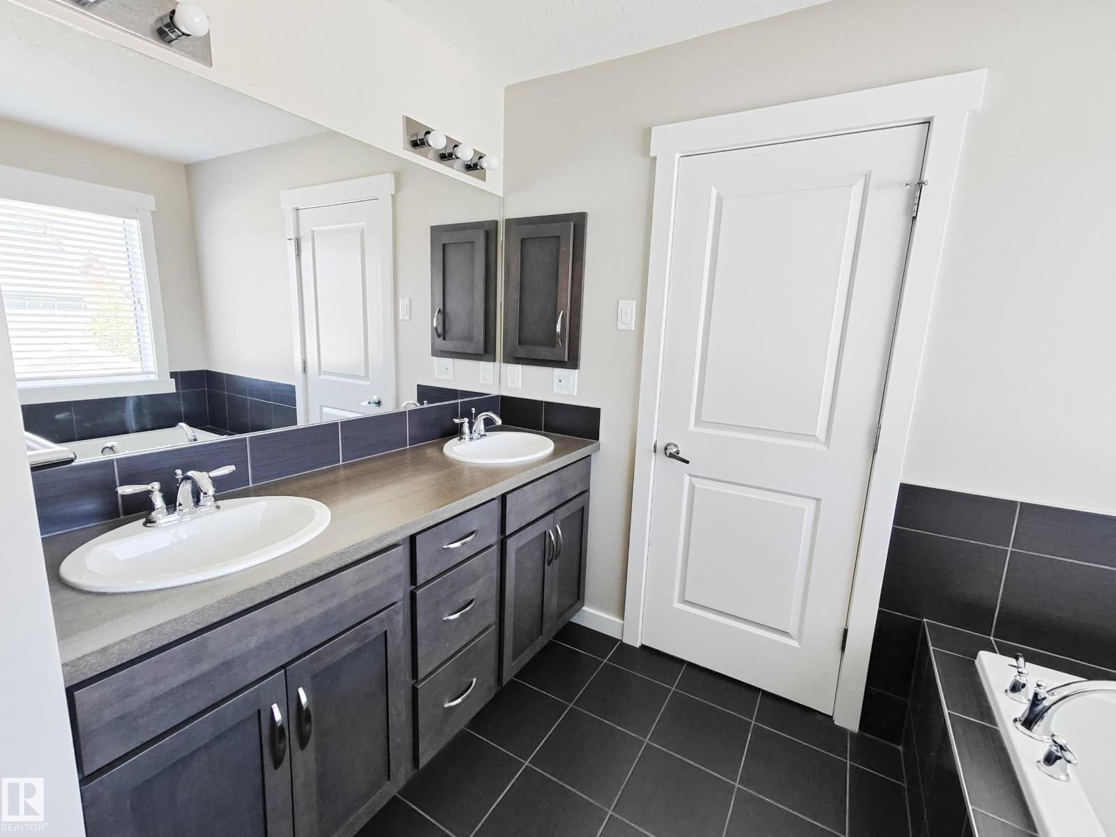 8008 18 Av Sw Sw, Edmonton, Alberta  T6X 0Z8 - Photo 37 - E4482477