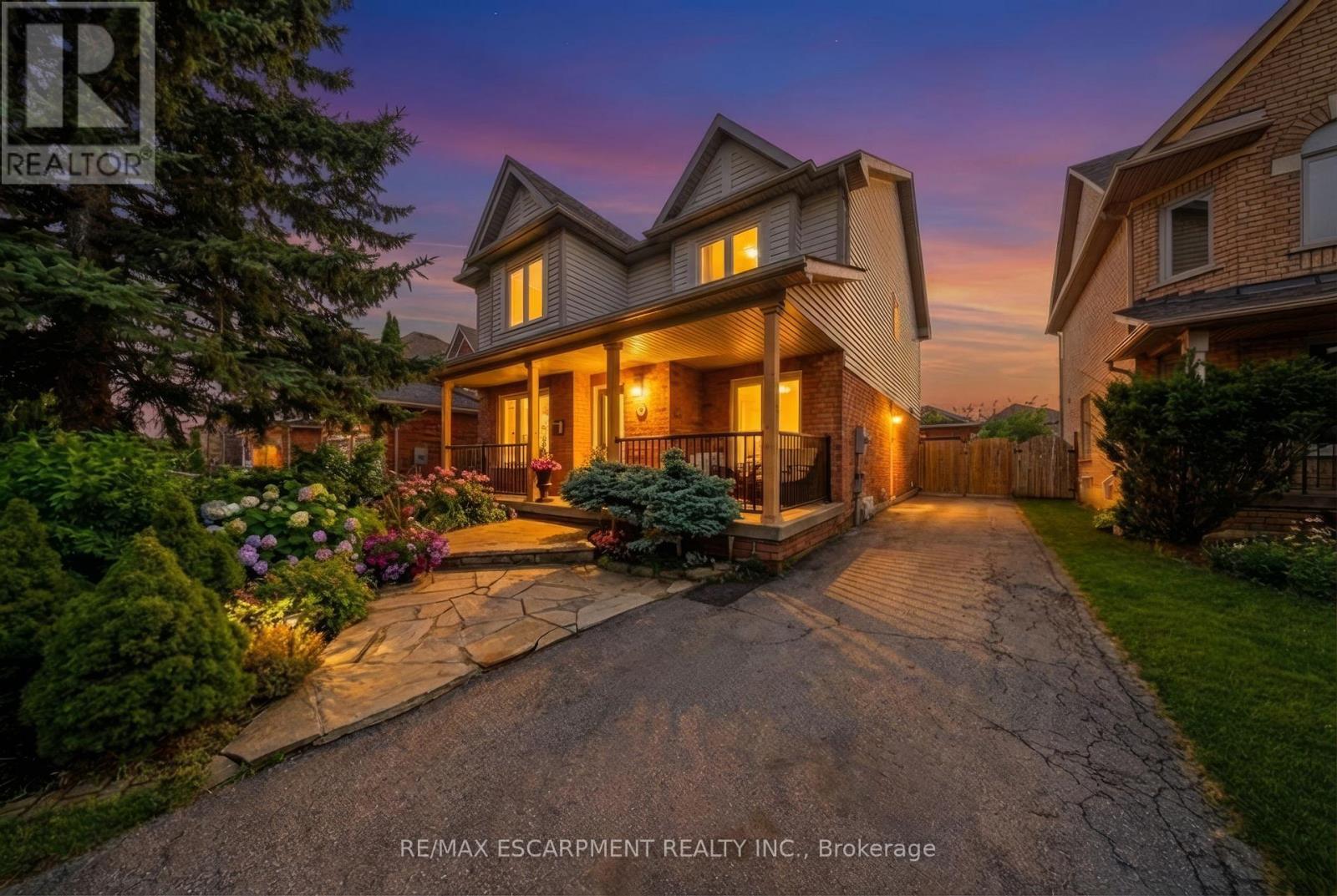 66 SEGWUN ROAD, Hamilton, Ontario