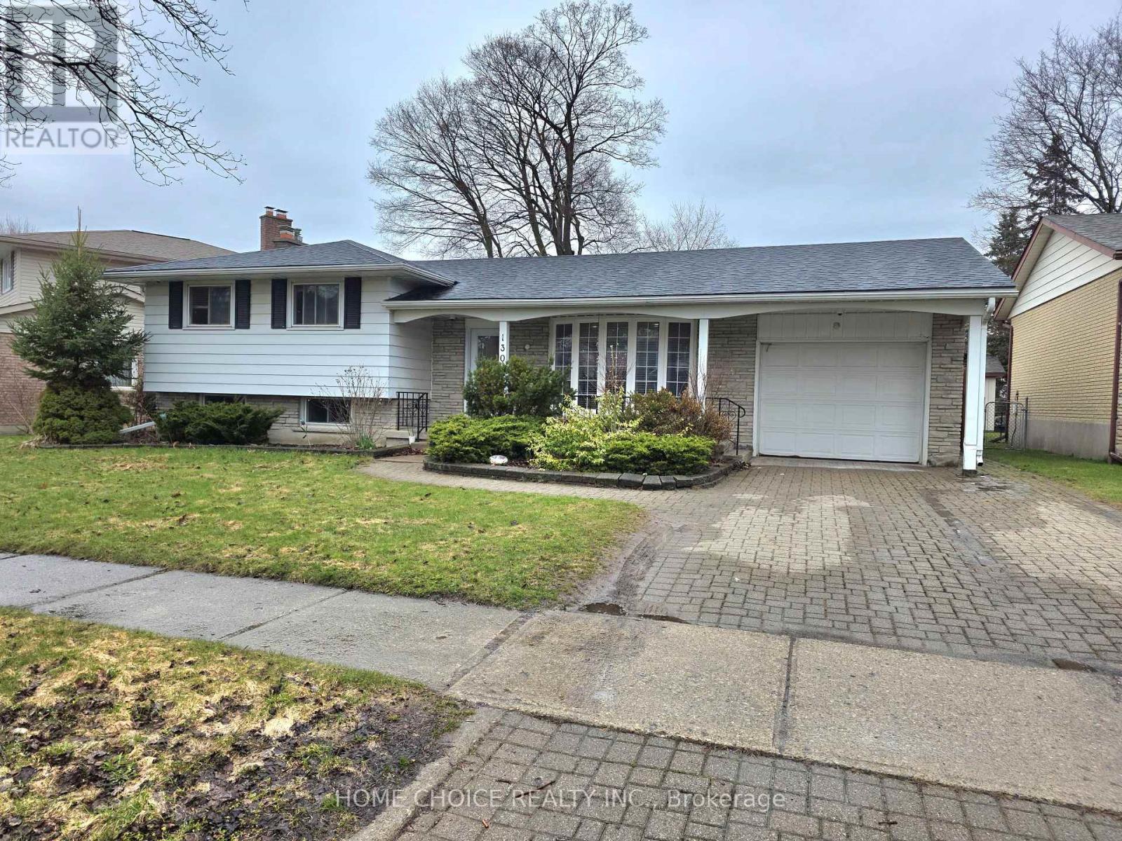 130 Champlain Crescent, Kitchener, Ontario  N2B 2Y6 - Photo 3 - X13005072