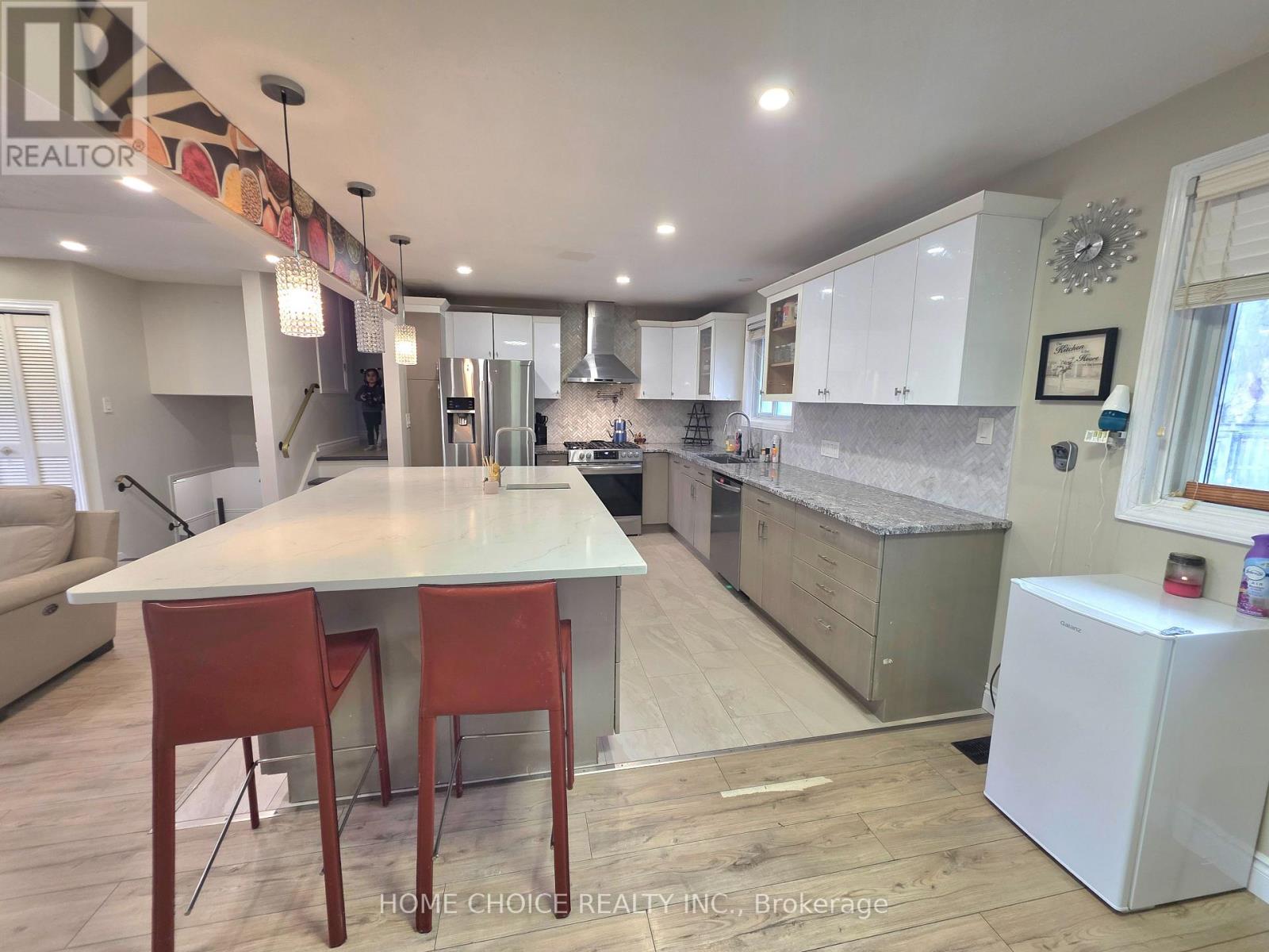 130 Champlain Crescent, Kitchener, Ontario  N2B 2Y6 - Photo 9 - X13005072