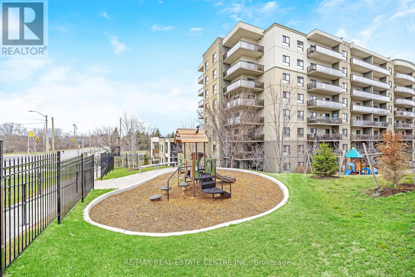 1000 Lackner Place, Kitchener, Ontario  N2A 0L4 - Photo 23 - X13005074