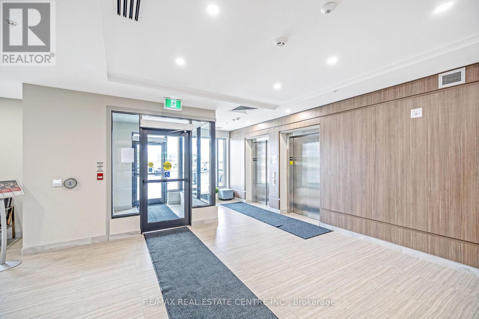 1000 Lackner Place, Kitchener, Ontario  N2A 0L4 - Photo 4 - X13005074