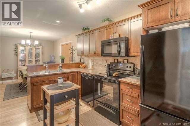 4, 637 12a Street N, Lethbridge, Alberta  T1H 2K1 - Photo 2 - A2302417