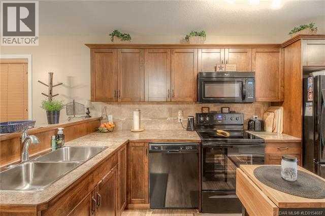 4, 637 12a Street N, Lethbridge, Alberta  T1H 2K1 - Photo 3 - A2302417