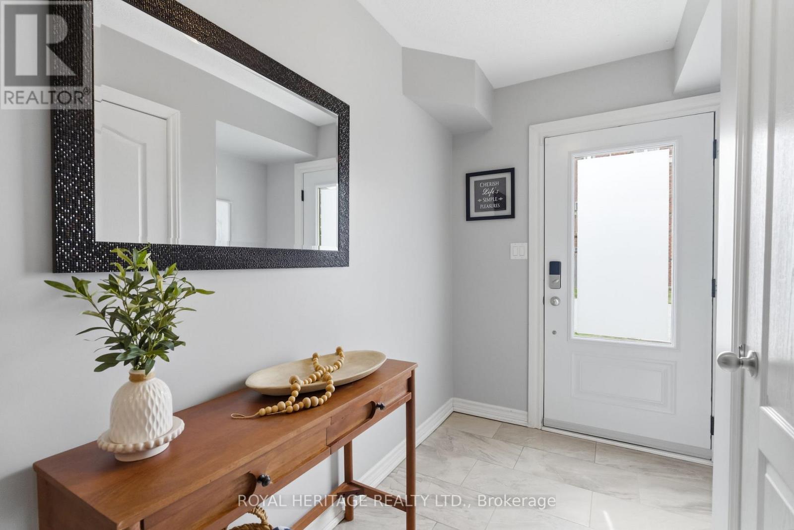 17 Ken Bromley Lane, Clarington, Ontario  L1C 0S4 - Photo 2 - E13005120