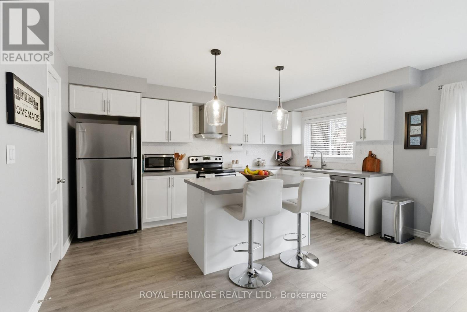 17 Ken Bromley Lane, Clarington, Ontario  L1C 0S4 - Photo 6 - E13005120