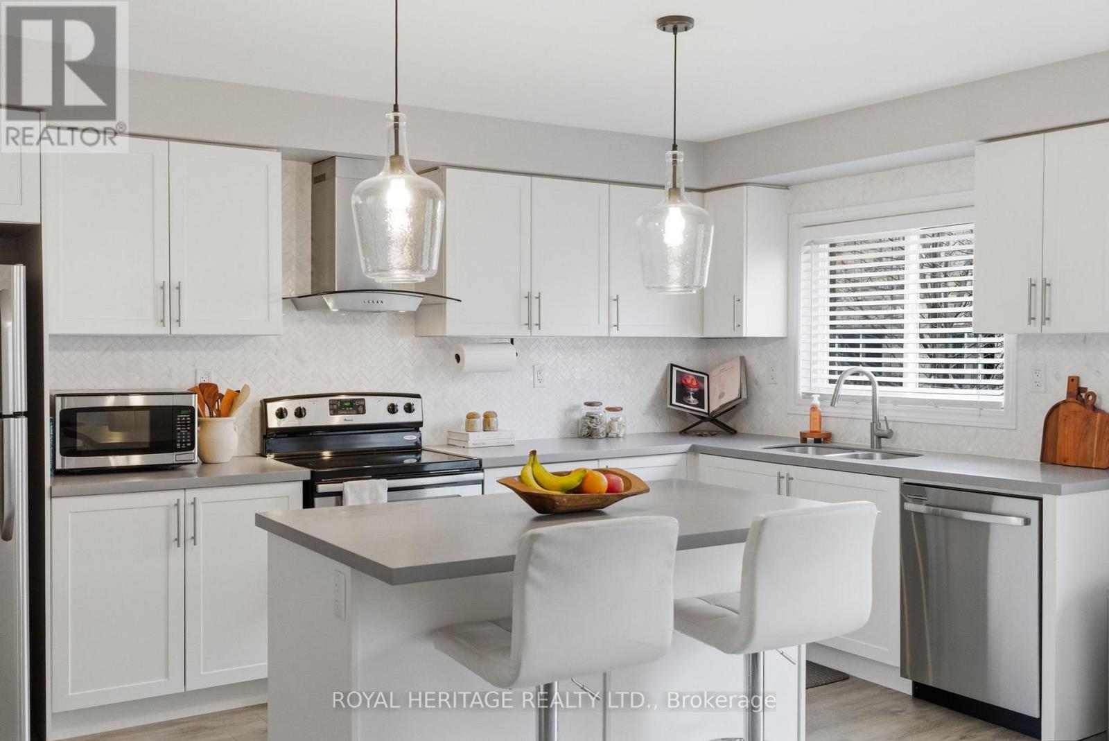 17 Ken Bromley Lane, Clarington, Ontario  L1C 0S4 - Photo 7 - E13005120