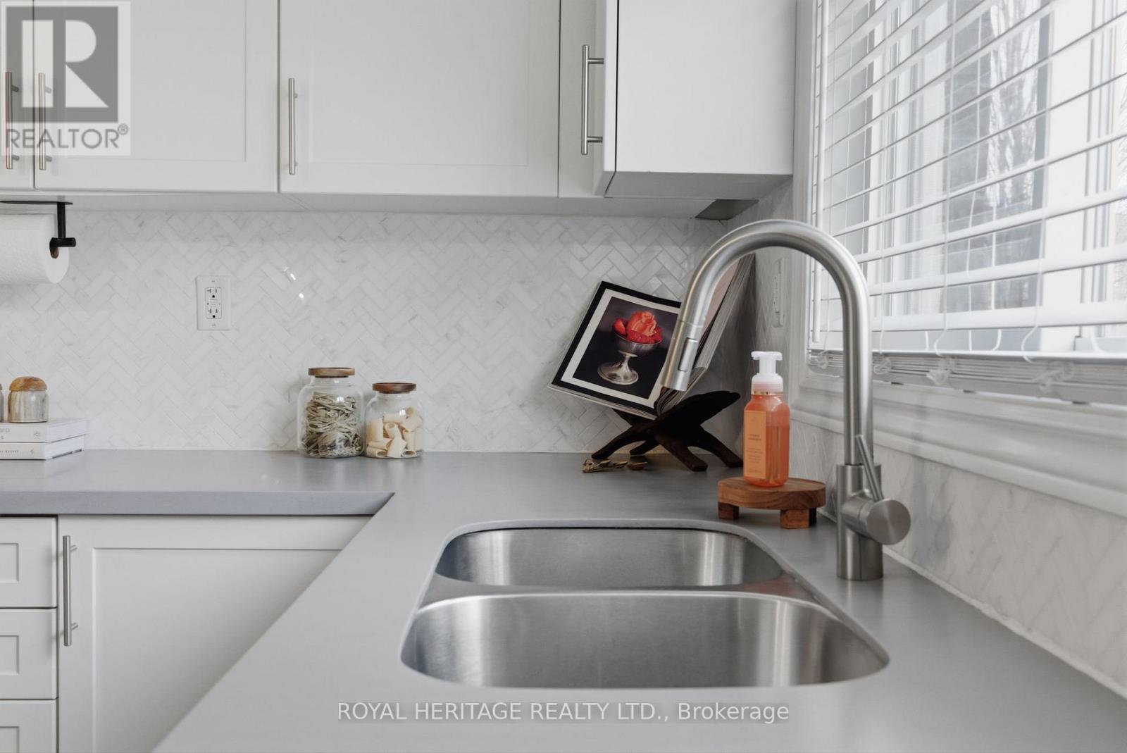 17 Ken Bromley Lane, Clarington, Ontario  L1C 0S4 - Photo 9 - E13005120