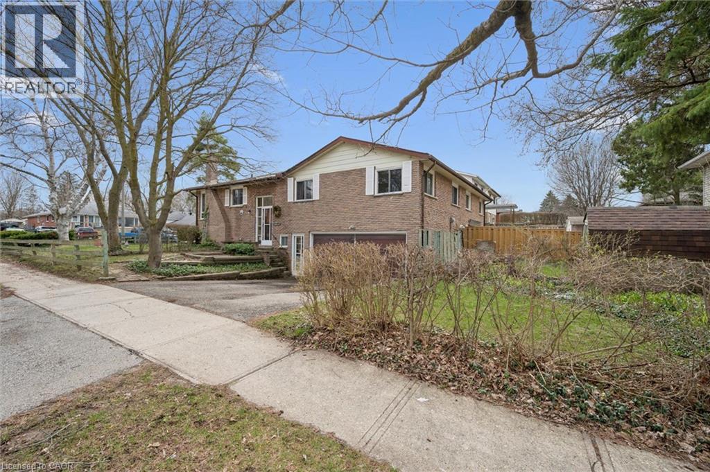 3 Inadale Court, Kitchener, Ontario  N2M 2Z7 - Photo 3 - 40818565