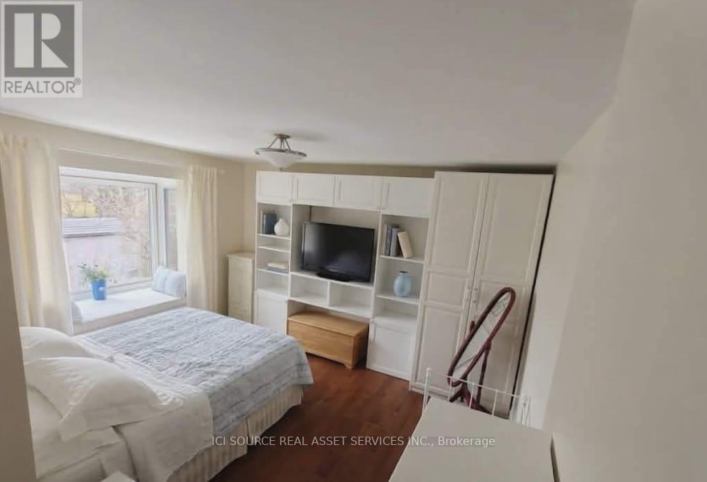 27 Kathrose Drive, Toronto, Ontario  M2J 3P4 - Photo 4 - C13005160