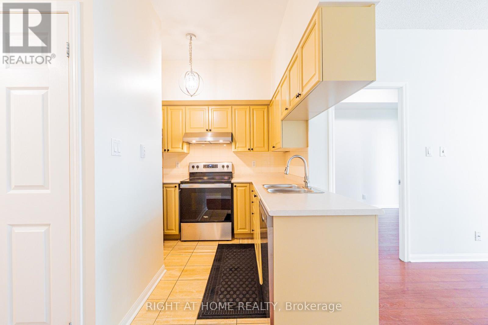 918 - 230 Queens Quay W, Toronto, Ontario  M5J 2Y7 - Photo 4 - C13005170