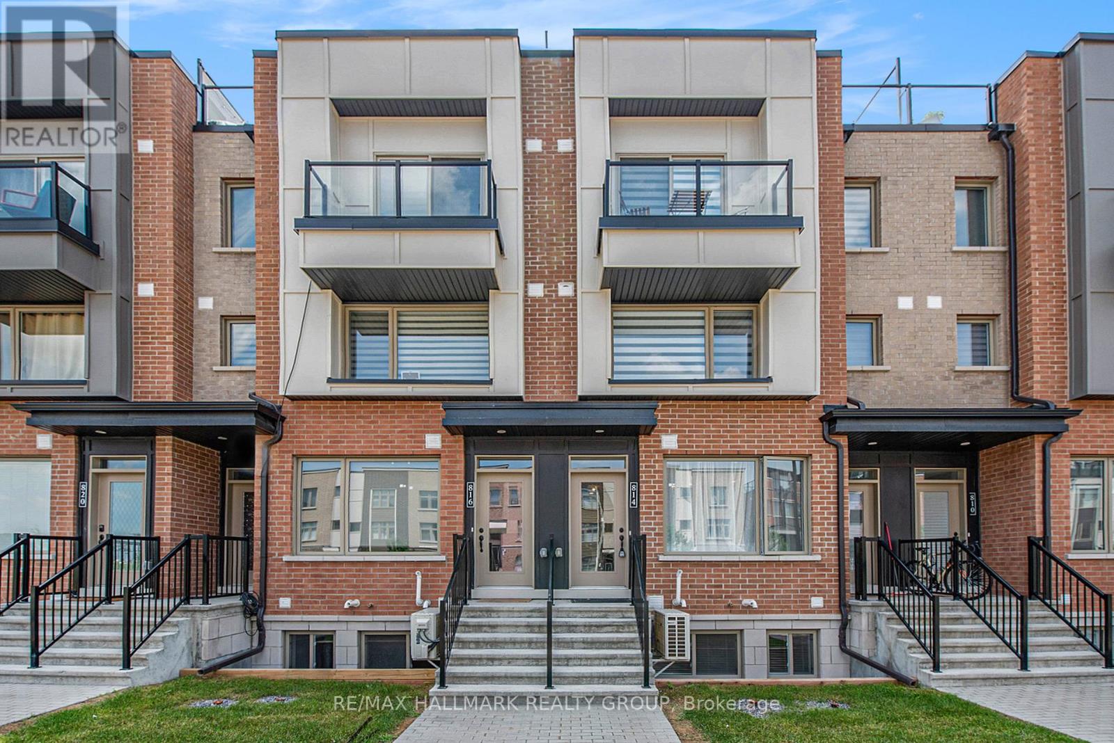 814 MIKINAK ROAD, Ottawa, Ontario