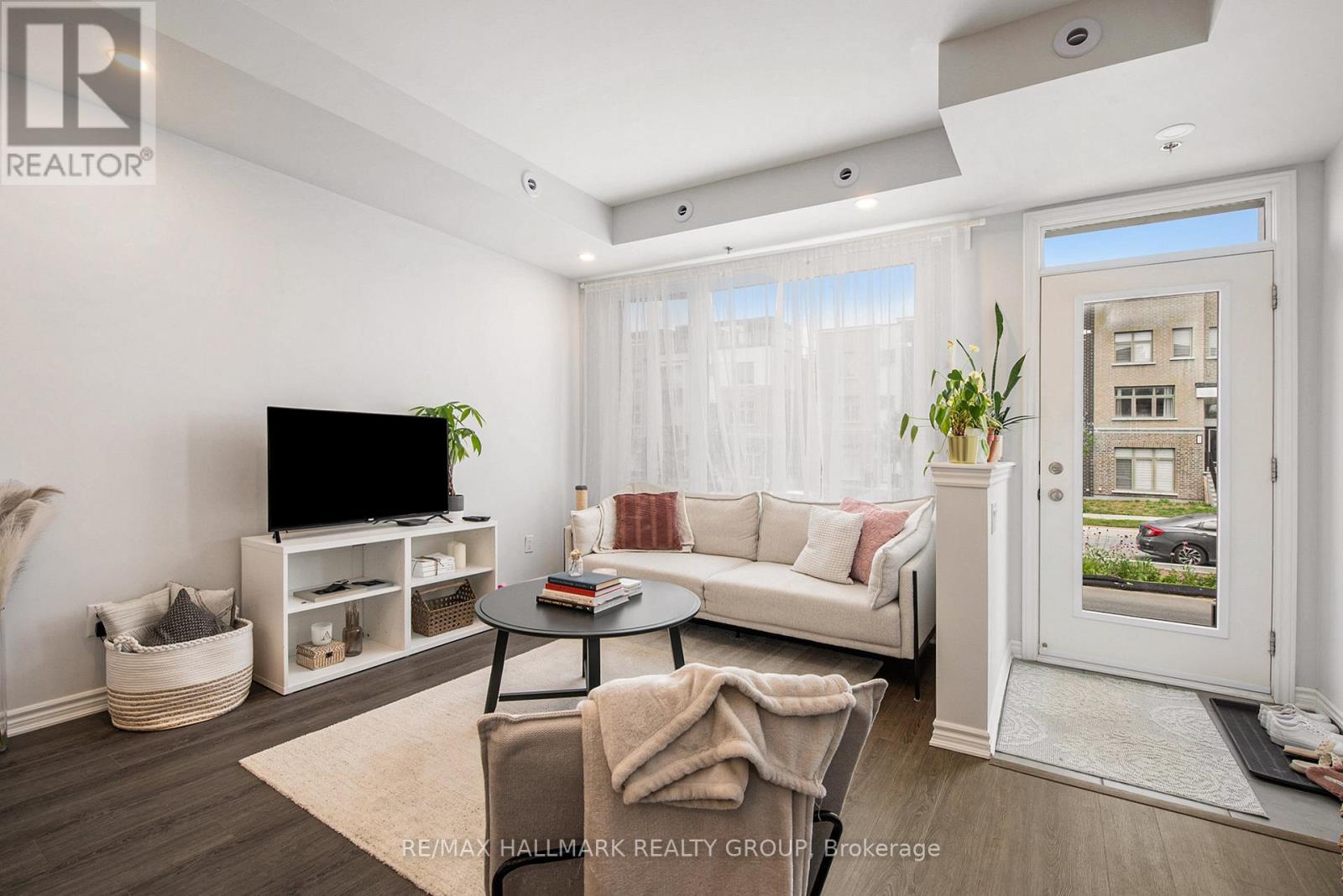 814 Mikinak Road, Ottawa, Ontario  K1K 0P2 - Photo 8 - X13005158