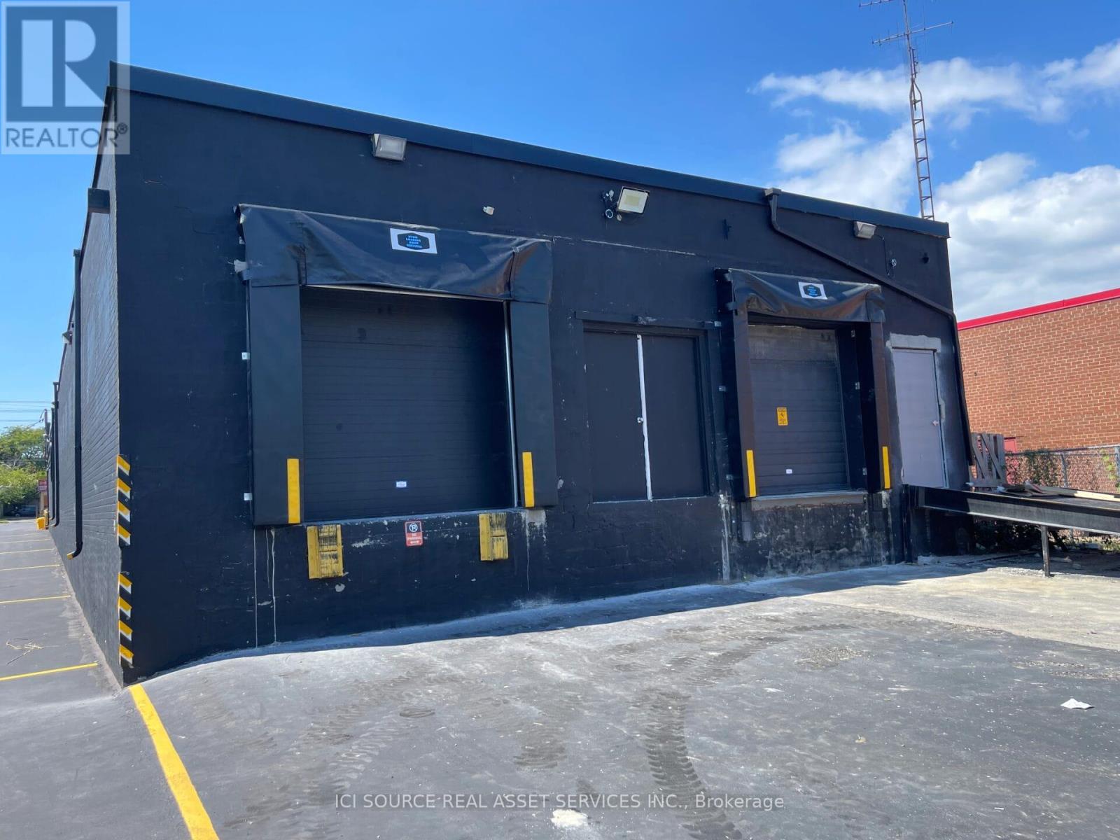 1153 Kennedy Road, Toronto, Ontario  M1P 2K8 - Photo 4 - E13005118