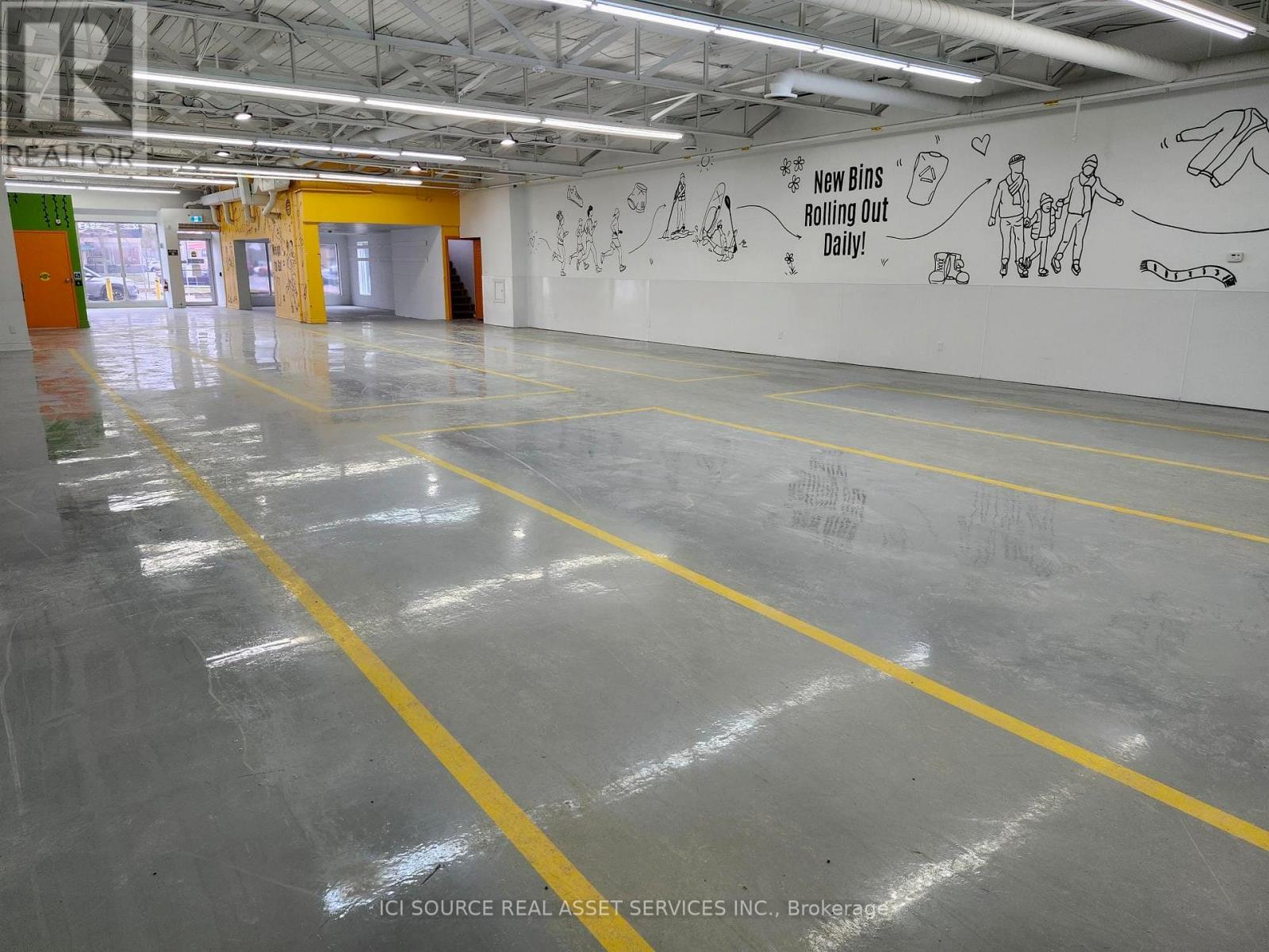 1153 Kennedy Road, Toronto, Ontario  M1P 2K8 - Photo 5 - E13005118