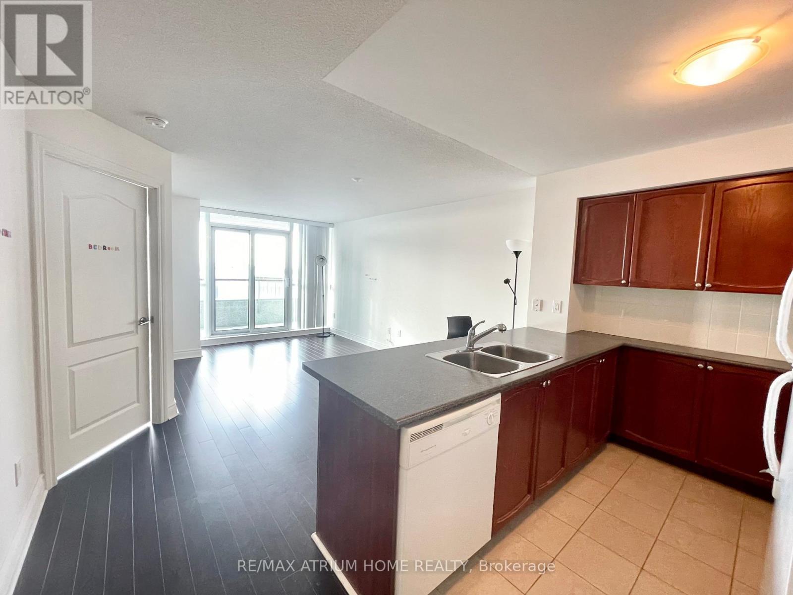 910 - 60 Brian Harrison Way, Toronto, Ontario  M1P 5J5 - Photo 2 - E13005126