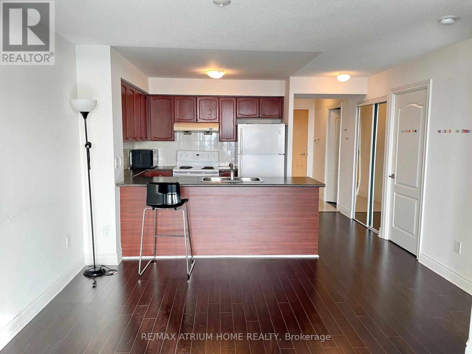 910 - 60 Brian Harrison Way, Toronto, Ontario  M1P 5J5 - Photo 6 - E13005126