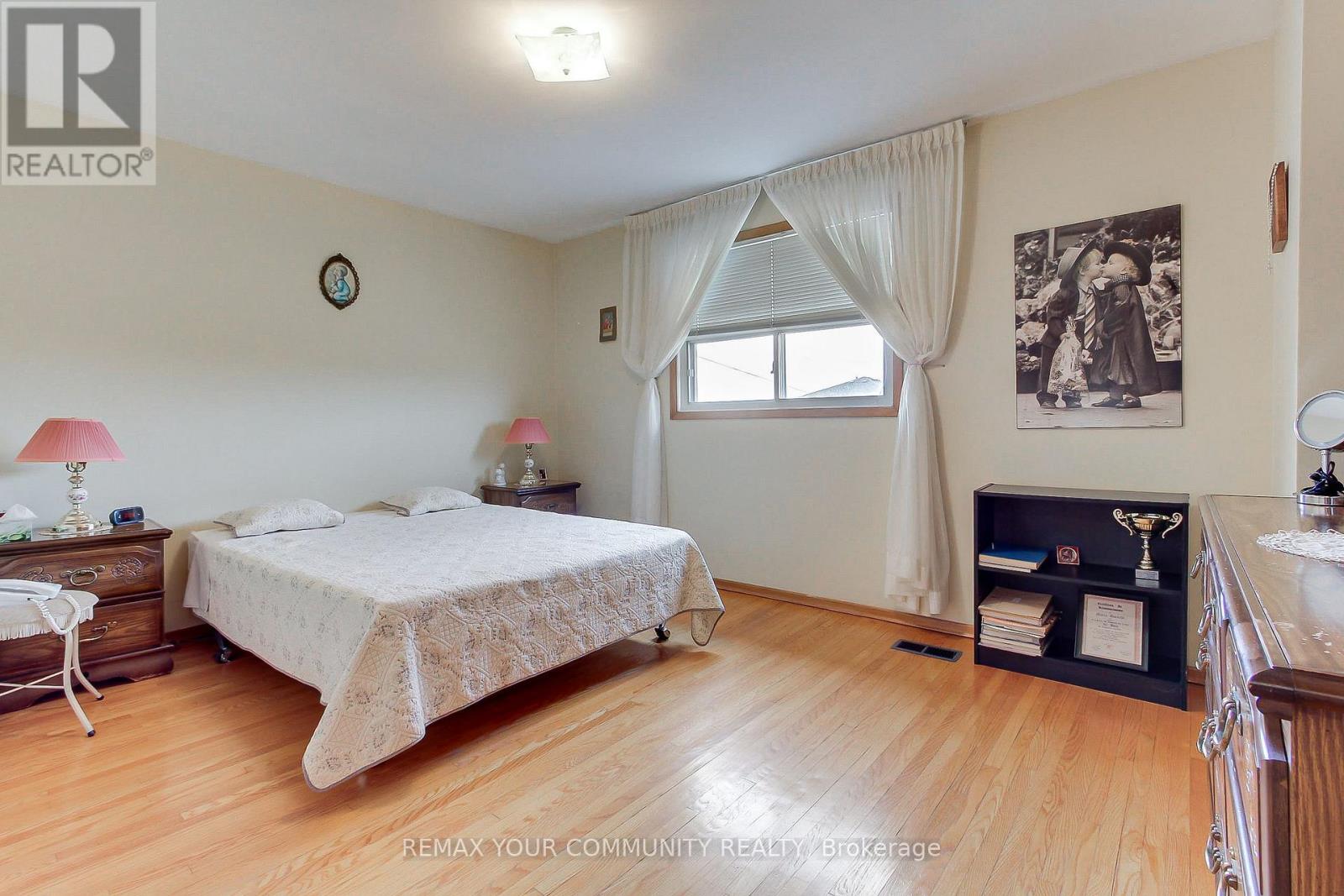 48 North Woodrow Boulevard, Toronto, Ontario  M1K 1W3 - Photo 21 - E13005146