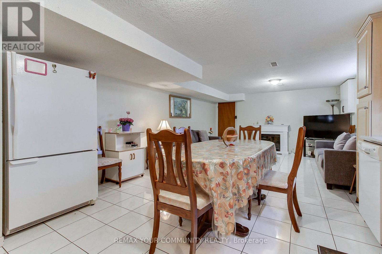 48 North Woodrow Boulevard, Toronto, Ontario  M1K 1W3 - Photo 26 - E13005146