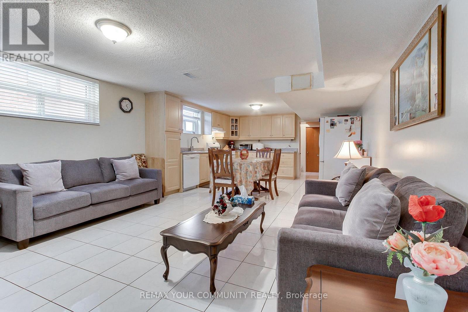 48 North Woodrow Boulevard, Toronto, Ontario  M1K 1W3 - Photo 29 - E13005146