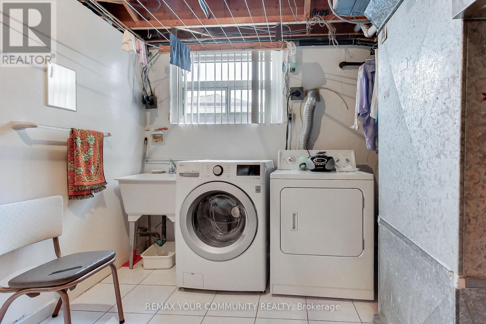 48 North Woodrow Boulevard, Toronto, Ontario  M1K 1W3 - Photo 33 - E13005146