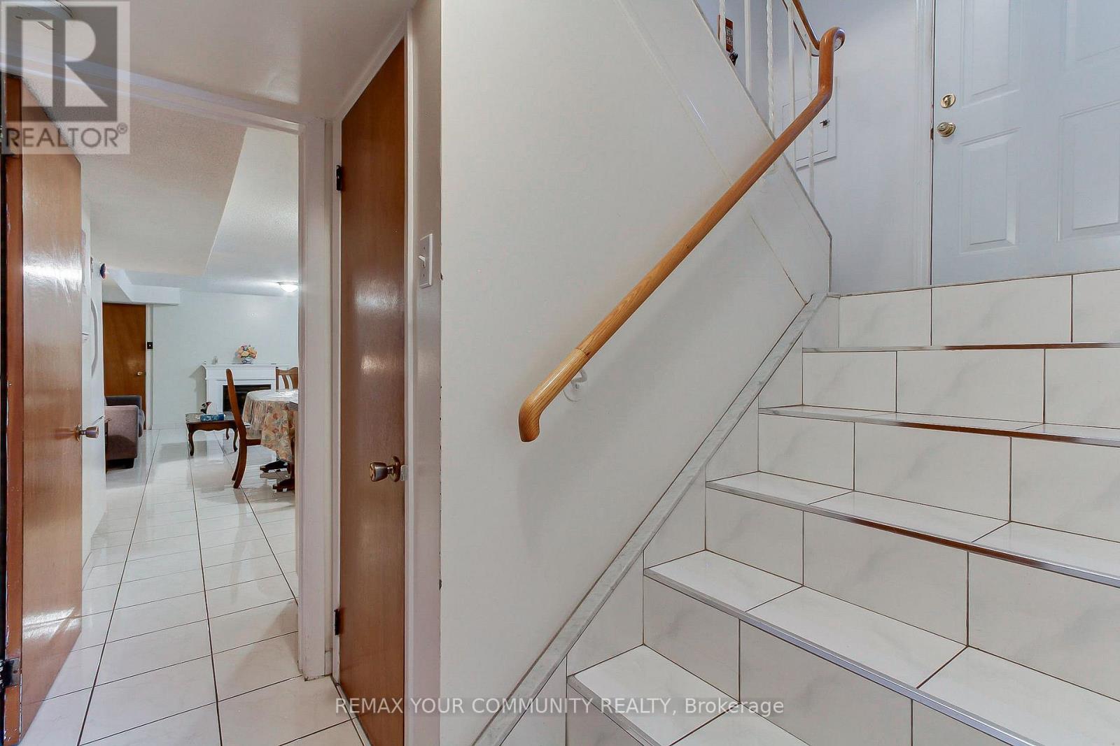 48 North Woodrow Boulevard, Toronto, Ontario  M1K 1W3 - Photo 34 - E13005146