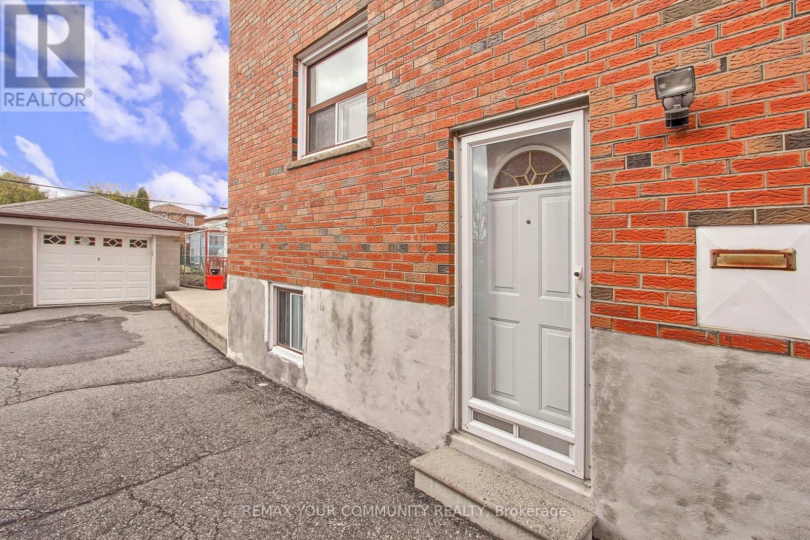 48 North Woodrow Boulevard, Toronto, Ontario  M1K 1W3 - Photo 35 - E13005146