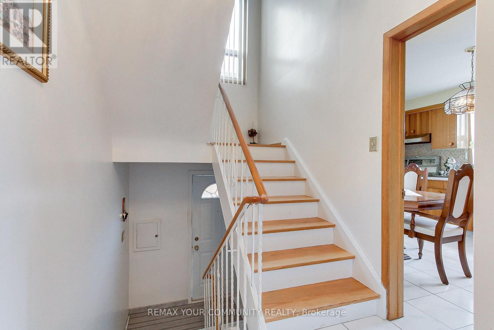 48 North Woodrow Boulevard, Toronto, Ontario  M1K 1W3 - Photo 7 - E13005146