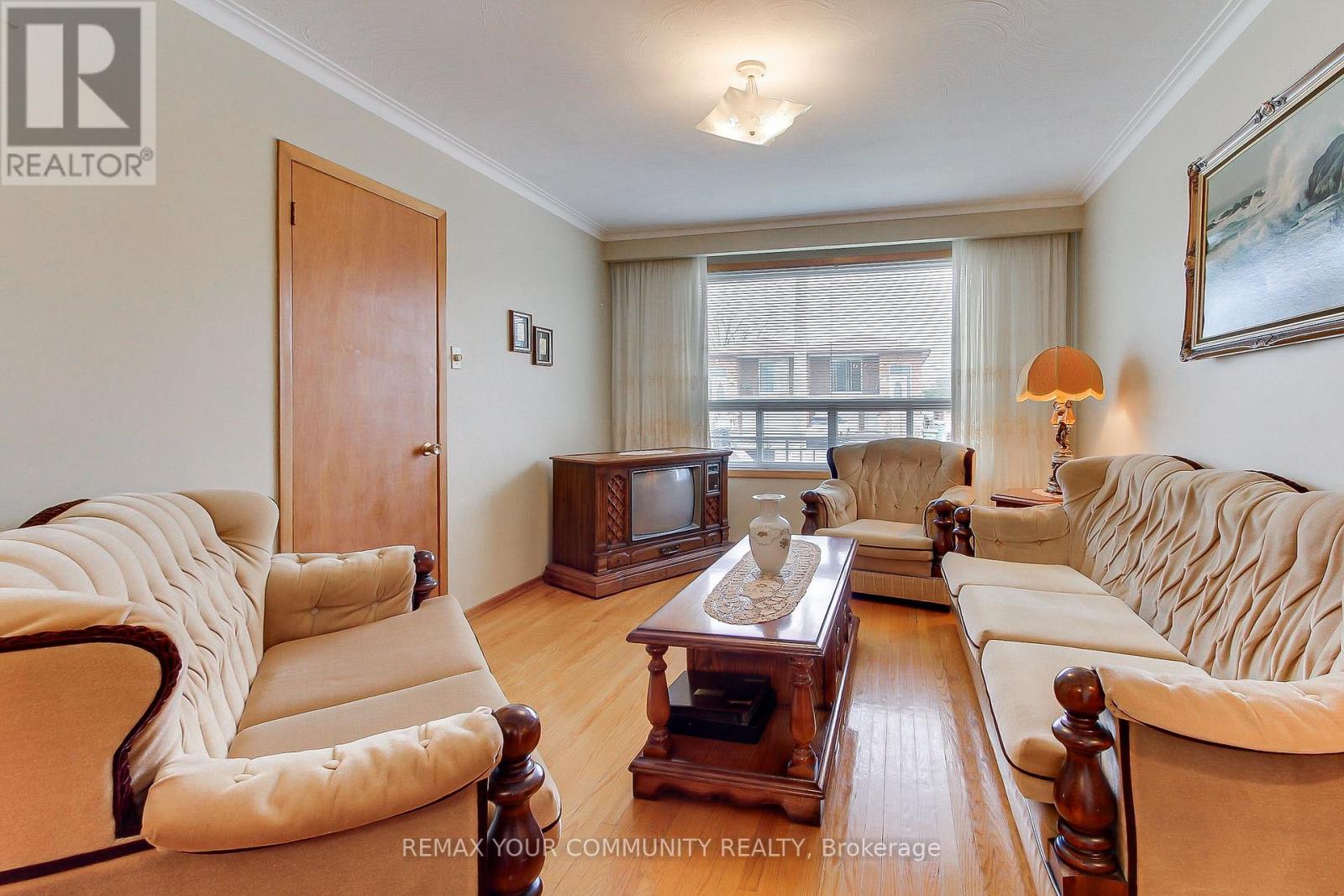 48 North Woodrow Boulevard, Toronto, Ontario  M1K 1W3 - Photo 8 - E13005146