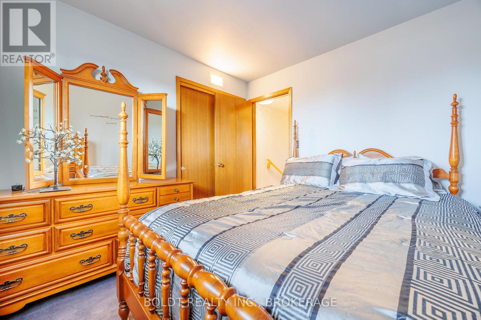 23 Acadia Crescent, St. Catharines, Ontario  L2P 1H7 - Photo 17 - X13005112