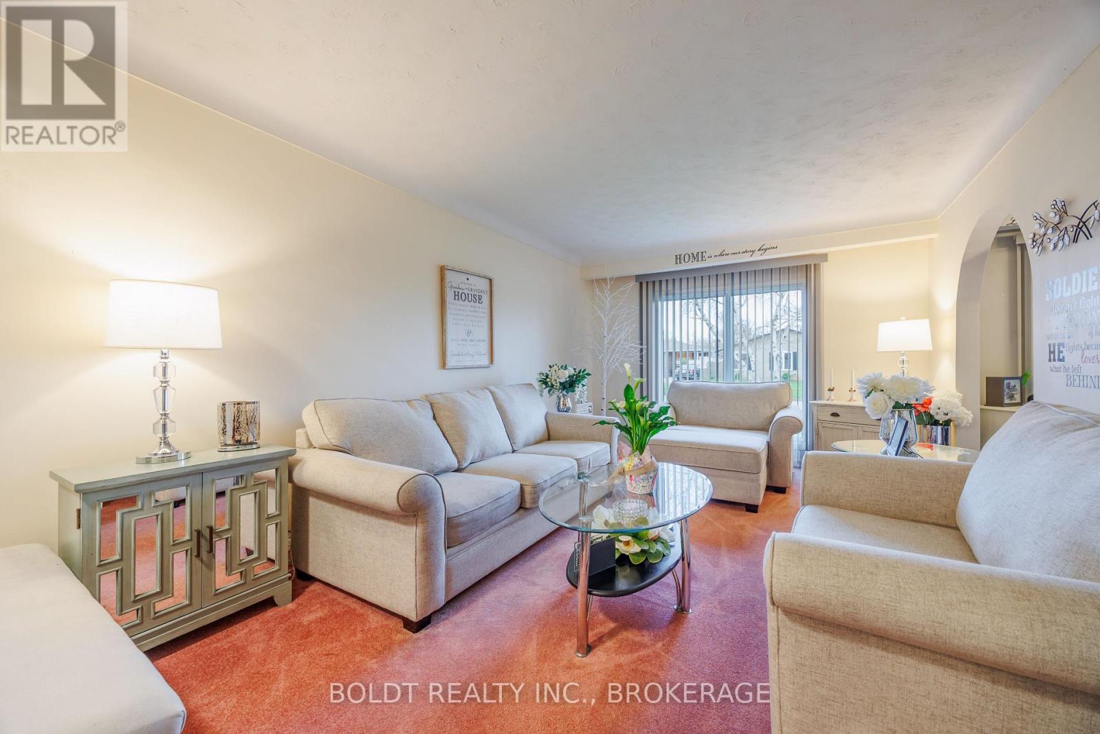 23 Acadia Crescent, St. Catharines, Ontario  L2P 1H7 - Photo 4 - X13005112