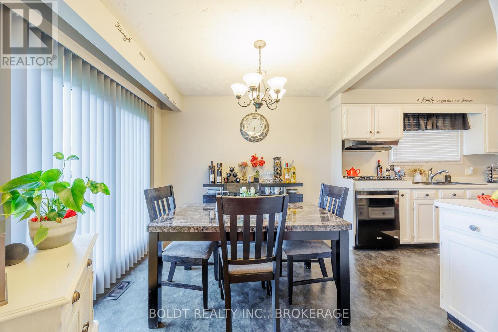 23 Acadia Crescent, St. Catharines, Ontario  L2P 1H7 - Photo 6 - X13005112