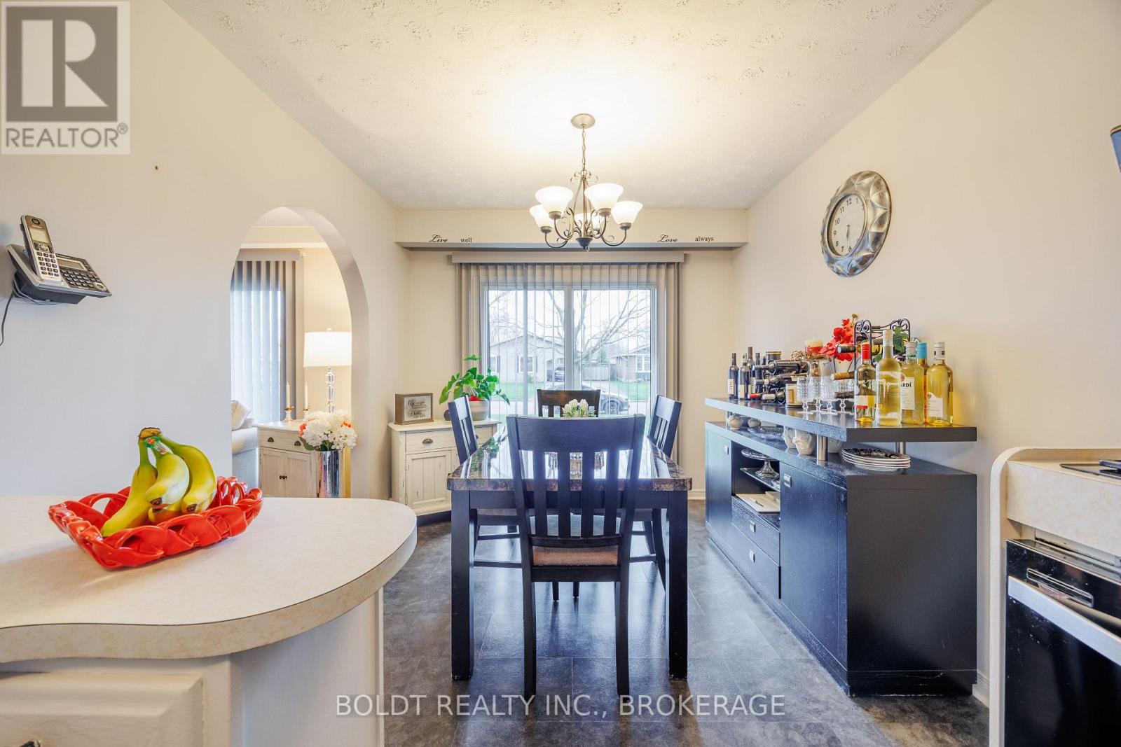 23 Acadia Crescent, St. Catharines, Ontario  L2P 1H7 - Photo 7 - X13005112