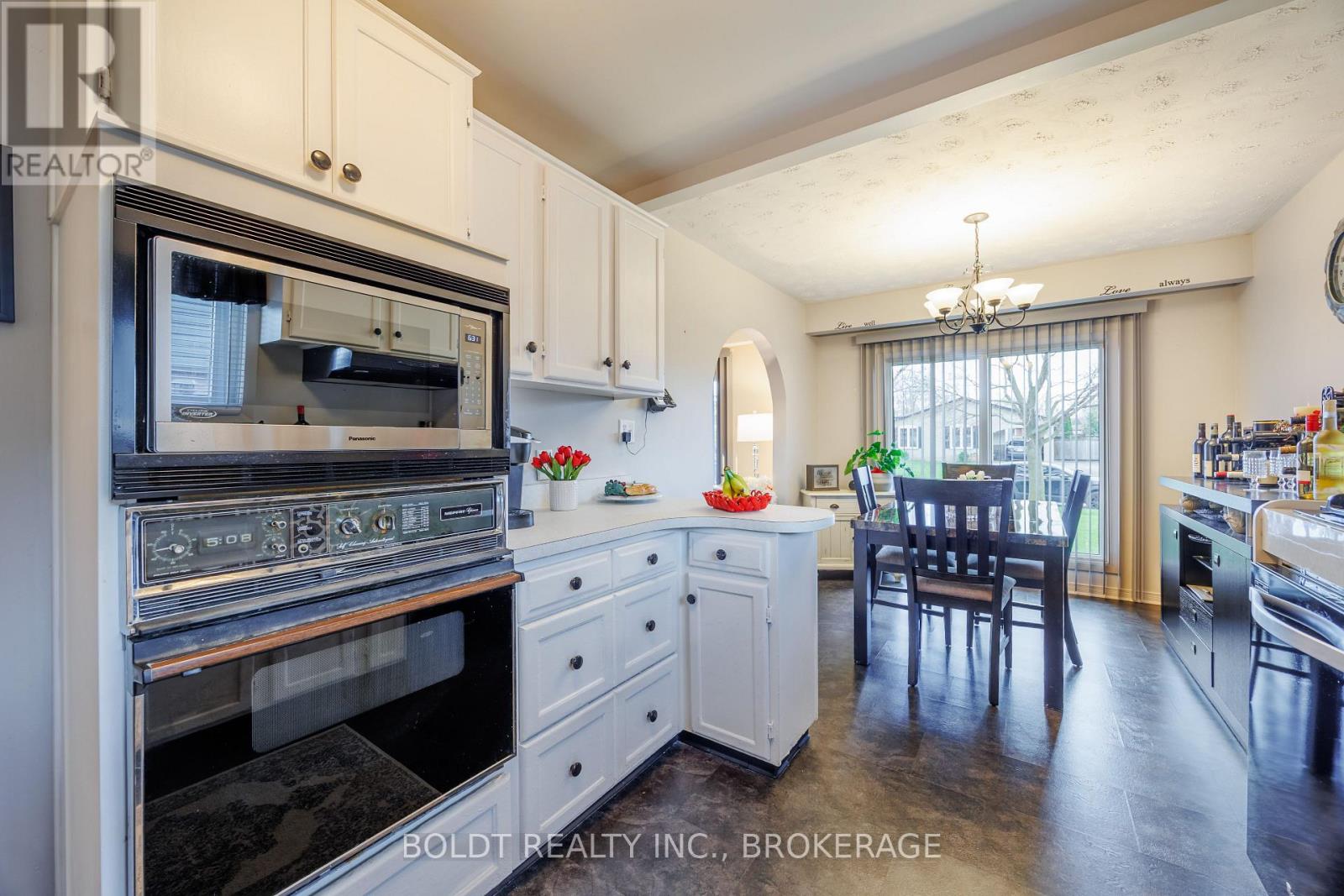 23 Acadia Crescent, St. Catharines, Ontario  L2P 1H7 - Photo 9 - X13005112