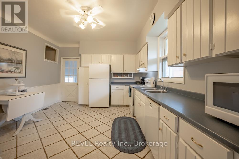 10 Wiley Street, St. Catharines, Ontario  L2R 4E5 - Photo 12 - X13005136