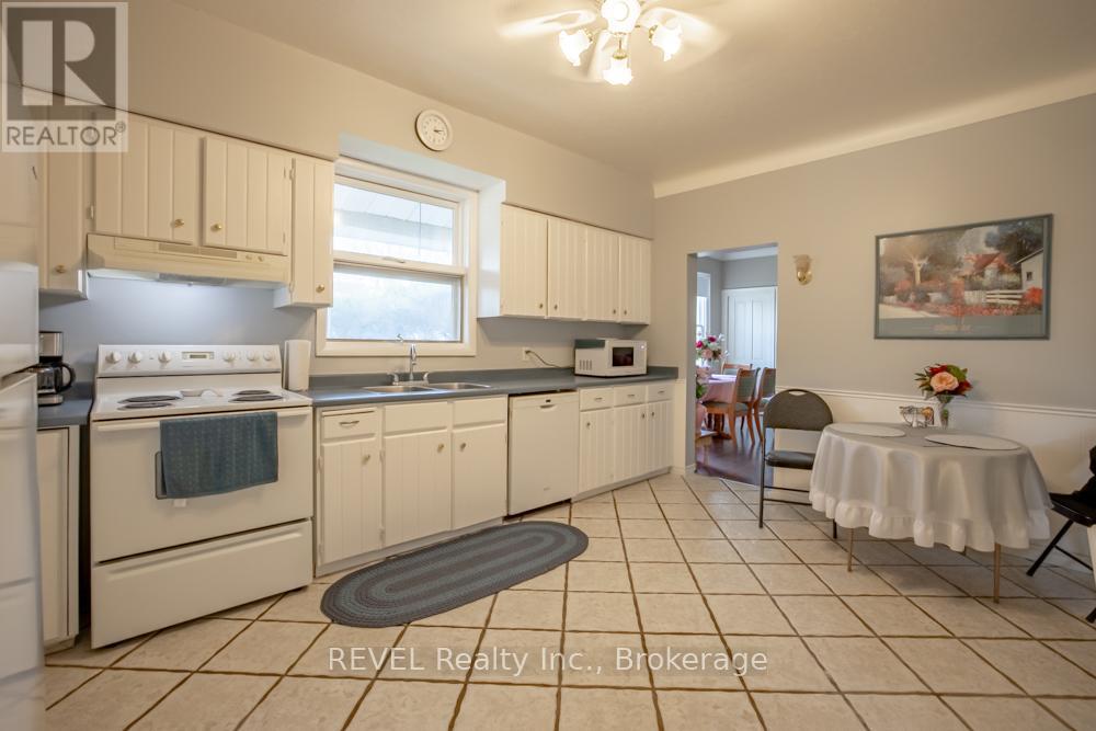 10 Wiley Street, St. Catharines, Ontario  L2R 4E5 - Photo 13 - X13005136