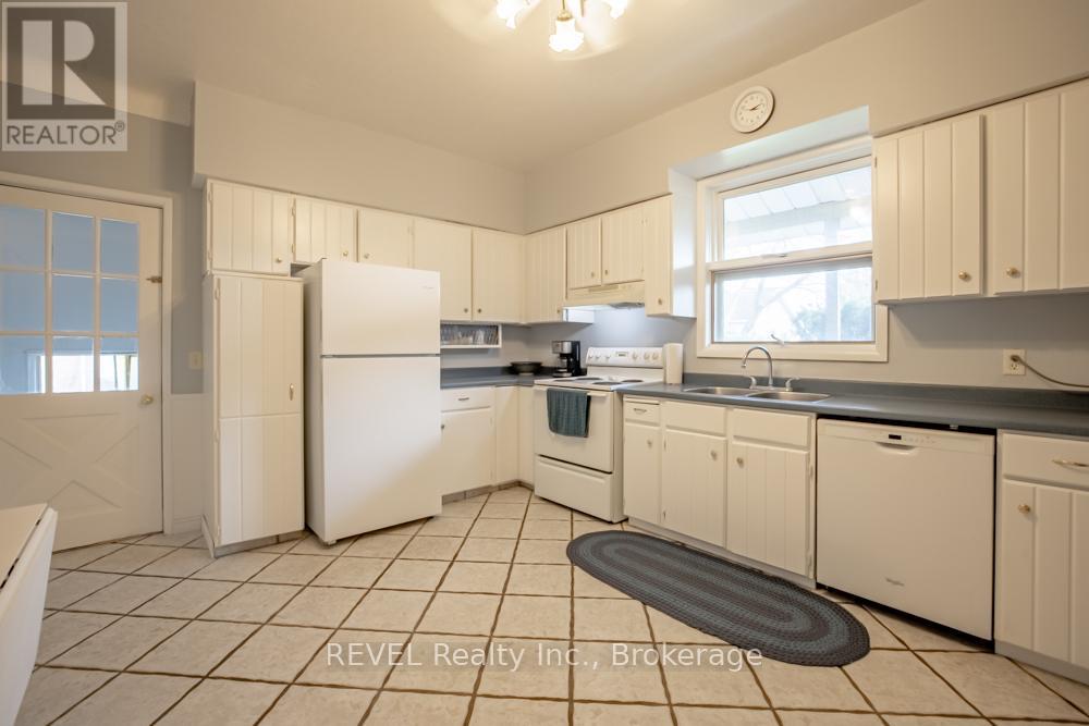 10 Wiley Street, St. Catharines, Ontario  L2R 4E5 - Photo 14 - X13005136