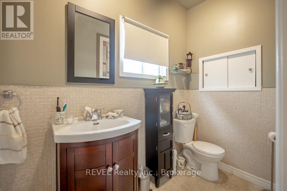 10 Wiley Street, St. Catharines, Ontario  L2R 4E5 - Photo 15 - X13005136