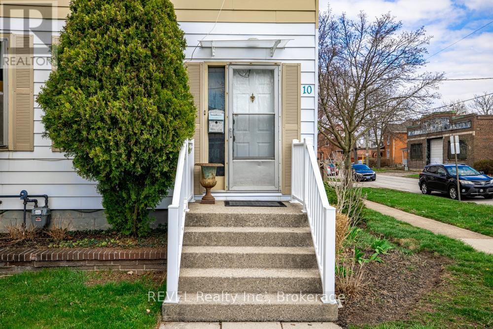 10 Wiley Street, St. Catharines, Ontario  L2R 4E5 - Photo 2 - X13005136