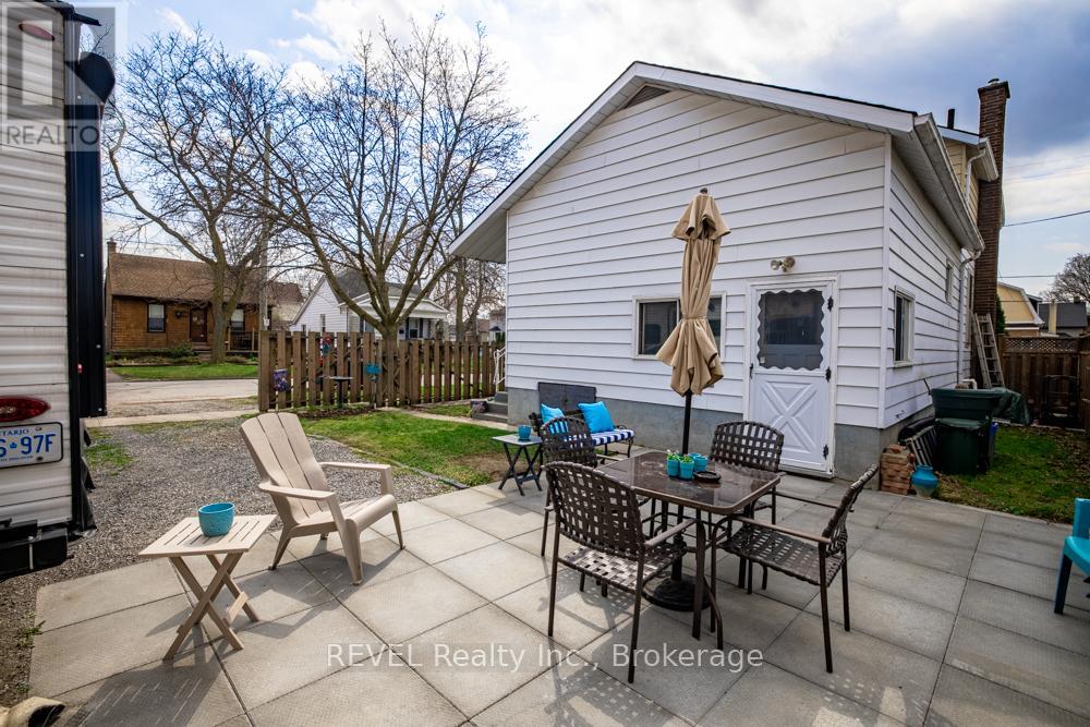 10 Wiley Street, St. Catharines, Ontario  L2R 4E5 - Photo 5 - X13005136