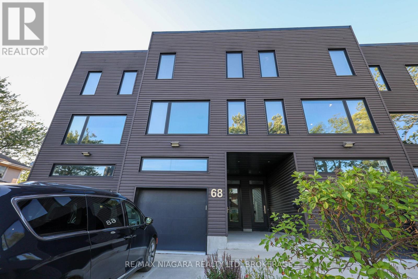 68 First Street, Welland, Ontario  L3B 4R9 - Photo 1 - X13005138