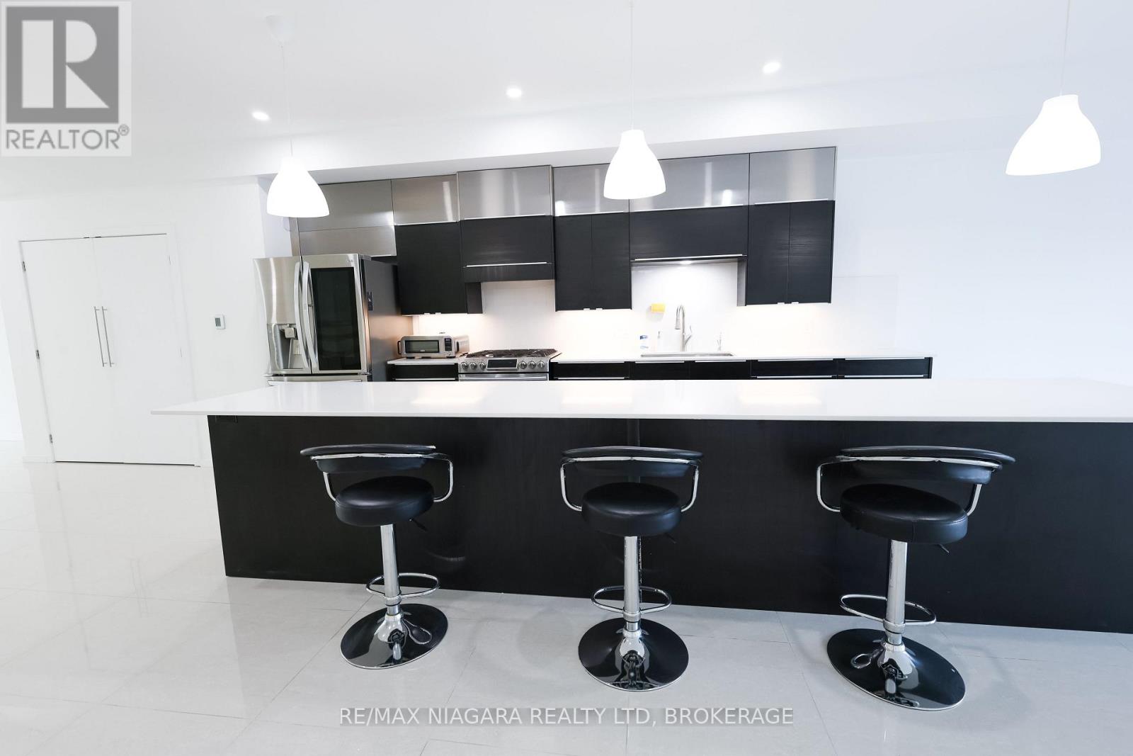 68 First Street, Welland, Ontario  L3B 4R9 - Photo 4 - X13005138