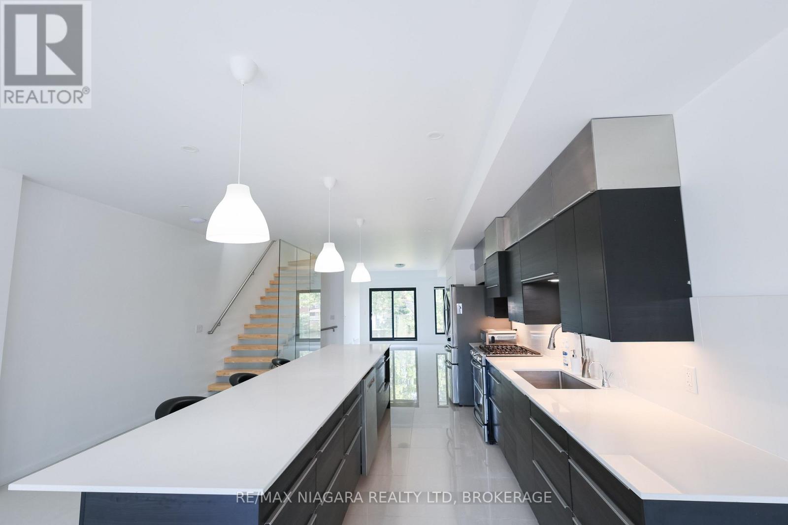 68 First Street, Welland, Ontario  L3B 4R9 - Photo 8 - X13005138