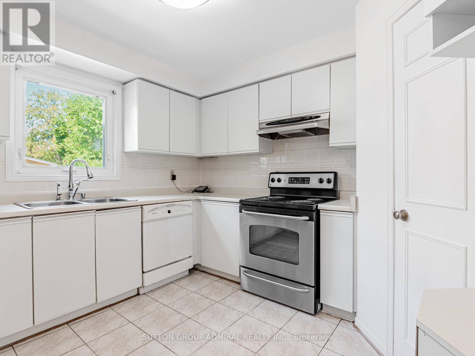 98 Rosedale Heights Drive, Vaughan, Ontario  L4J 4V7 - Photo 9 - N13005116