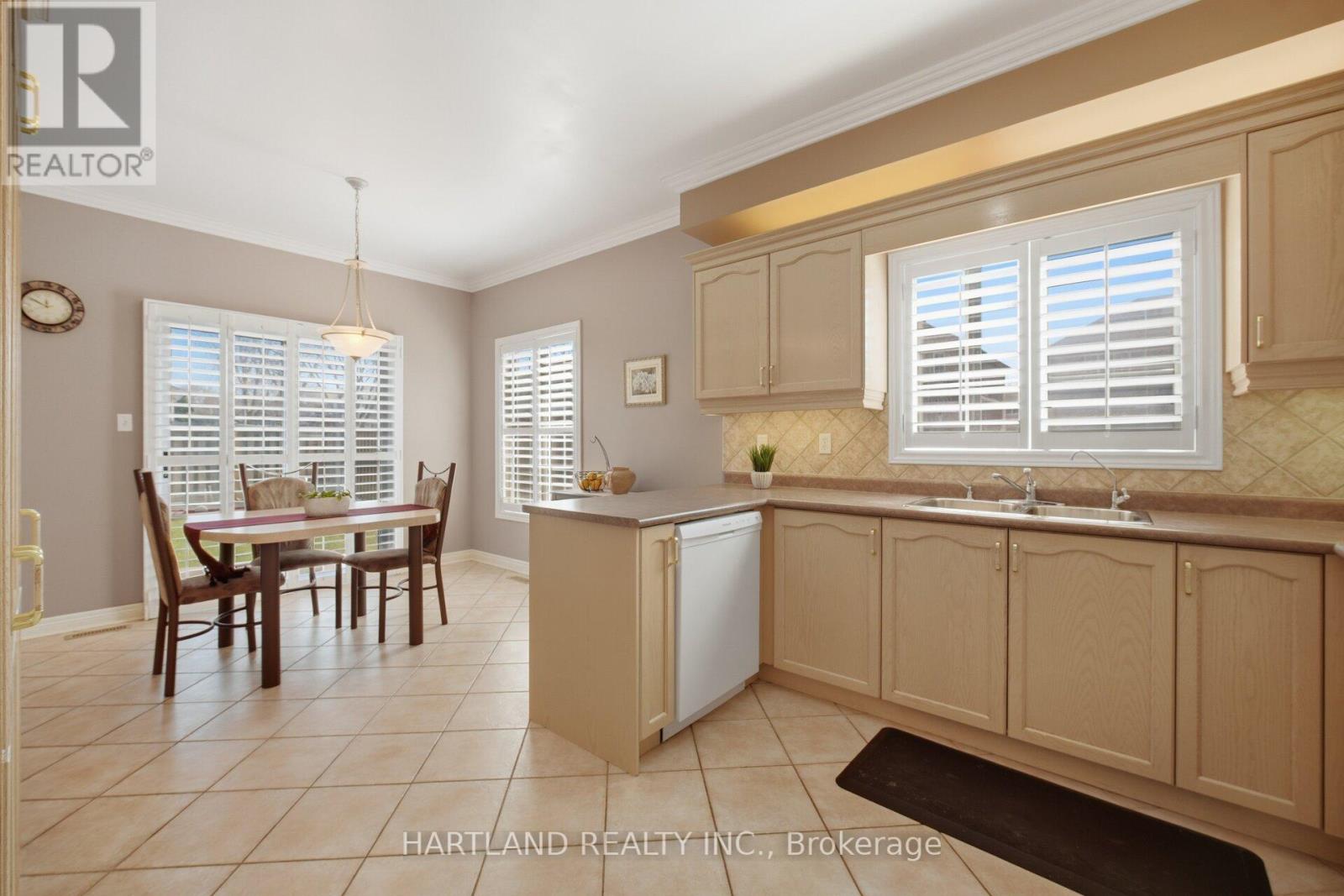 8 Westchester Crescent, Markham, Ontario  L6C 2X3 - Photo 15 - N13005152